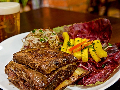 Costela Ga�cha no Bafo e Arroz Carreteiro	