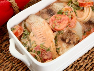 Fil� de Peixe Assado com Molho de Laranja