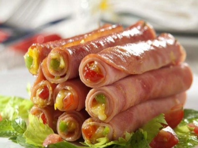 Enroladinho de t�nder com chutney de abacaxi