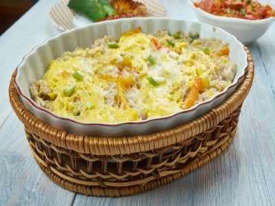 Frango desfiado com requeij�o e batata cozida na travessa